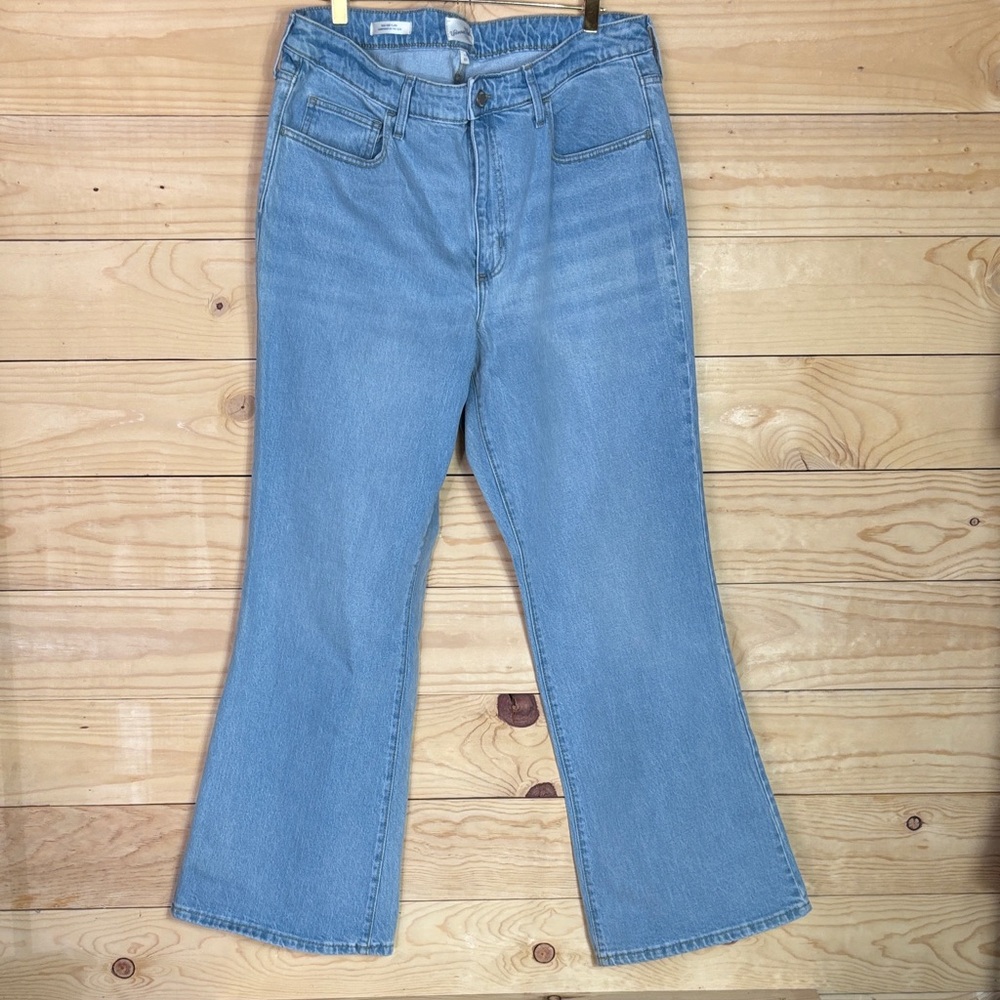 Universal Thread high rise flare light‎ wash jeans size 17